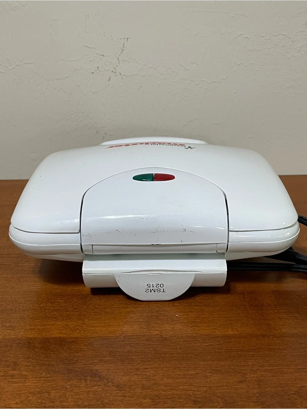 Toastmaster Snackster Model TSM2 Snack & Sandwich Maker 640 Watts White Travel